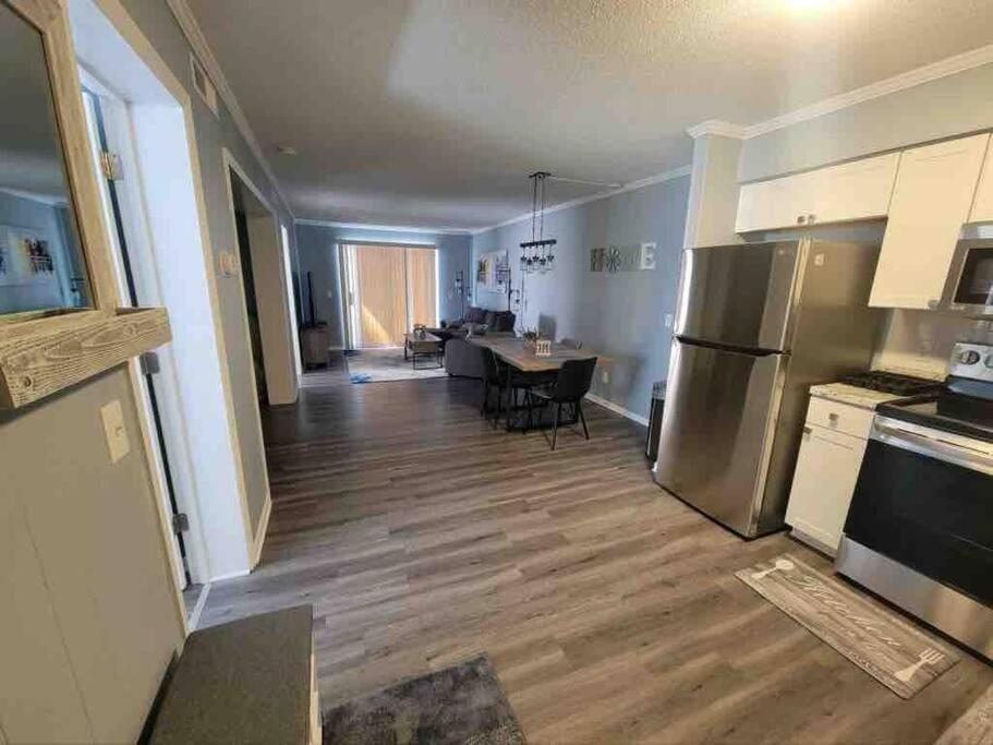2022 Renovated 2-Bdrm Cozy, Lovely Condo W/Parking! Hilton Head Island Bagian luar foto