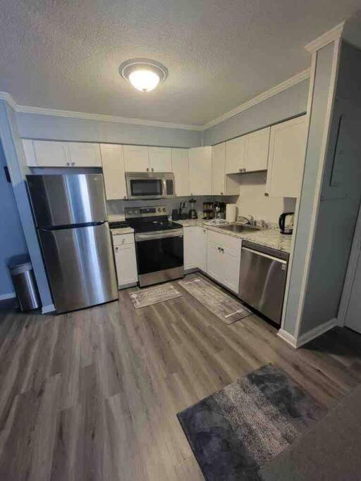 2022 Renovated 2-Bdrm Cozy, Lovely Condo W/Parking! Hilton Head Island Bagian luar foto