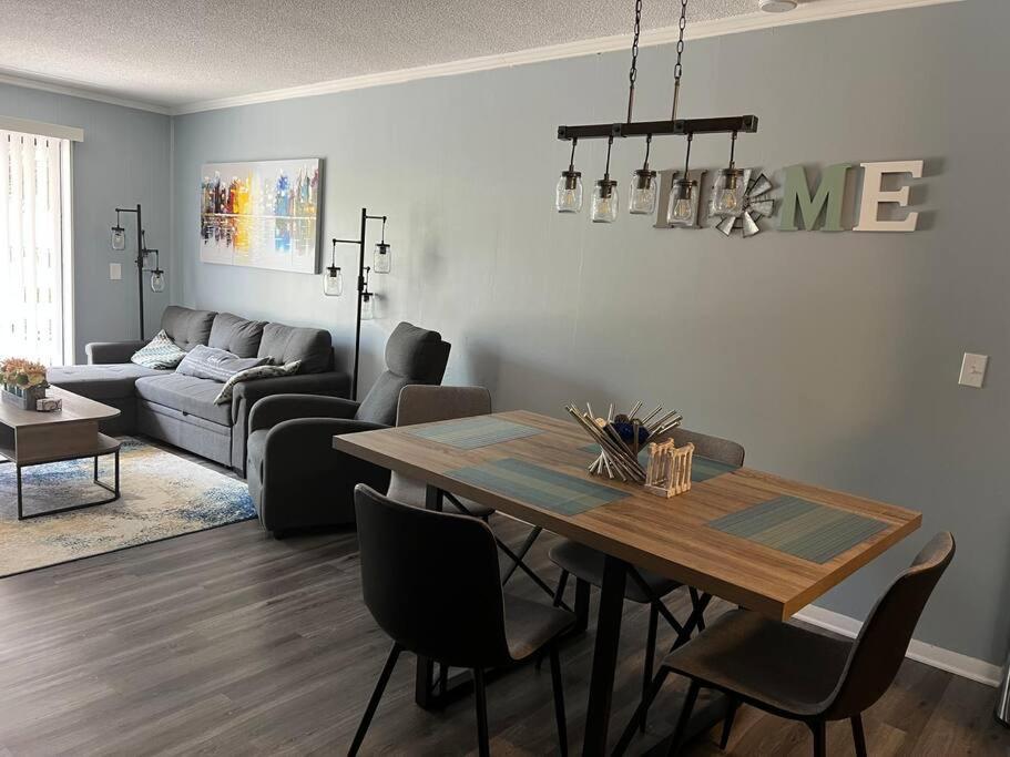 2022 Renovated 2-Bdrm Cozy, Lovely Condo W/Parking! Hilton Head Island Bagian luar foto