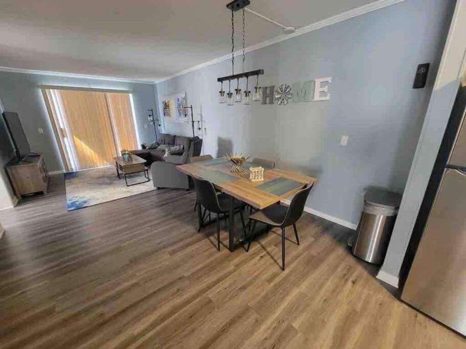 2022 Renovated 2-Bdrm Cozy, Lovely Condo W/Parking! Hilton Head Island Bagian luar foto