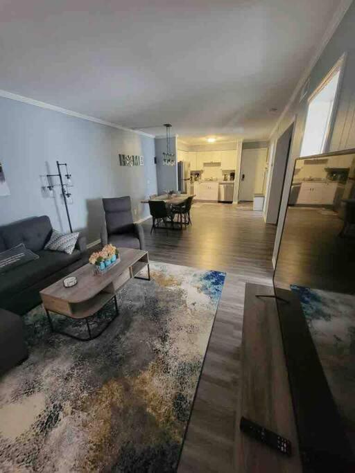 2022 Renovated 2-Bdrm Cozy, Lovely Condo W/Parking! Hilton Head Island Bagian luar foto