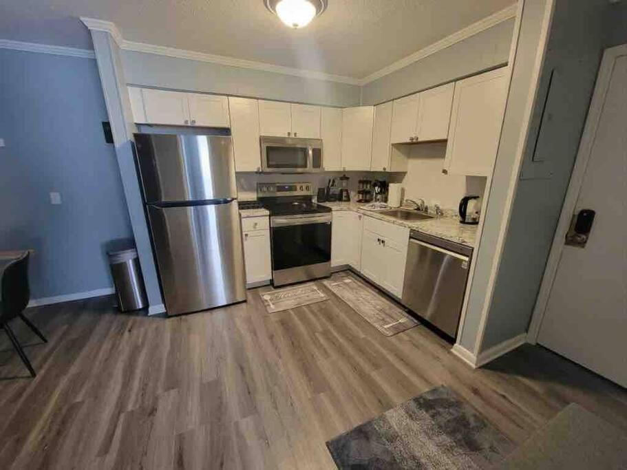 2022 Renovated 2-Bdrm Cozy, Lovely Condo W/Parking! Hilton Head Island Bagian luar foto