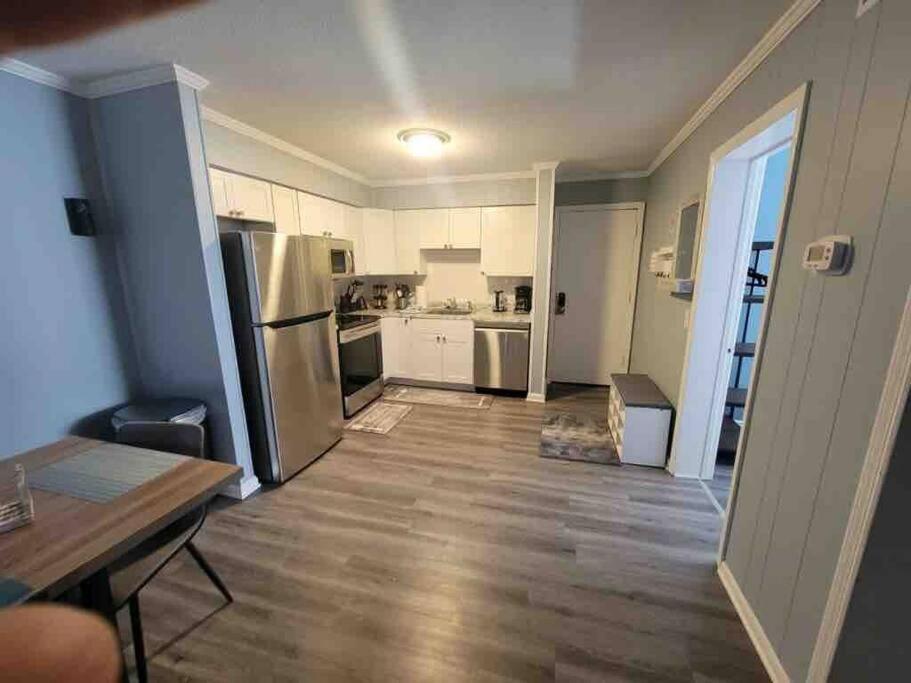 2022 Renovated 2-Bdrm Cozy, Lovely Condo W/Parking! Hilton Head Island Bagian luar foto